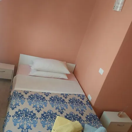 Serena House Guest house *